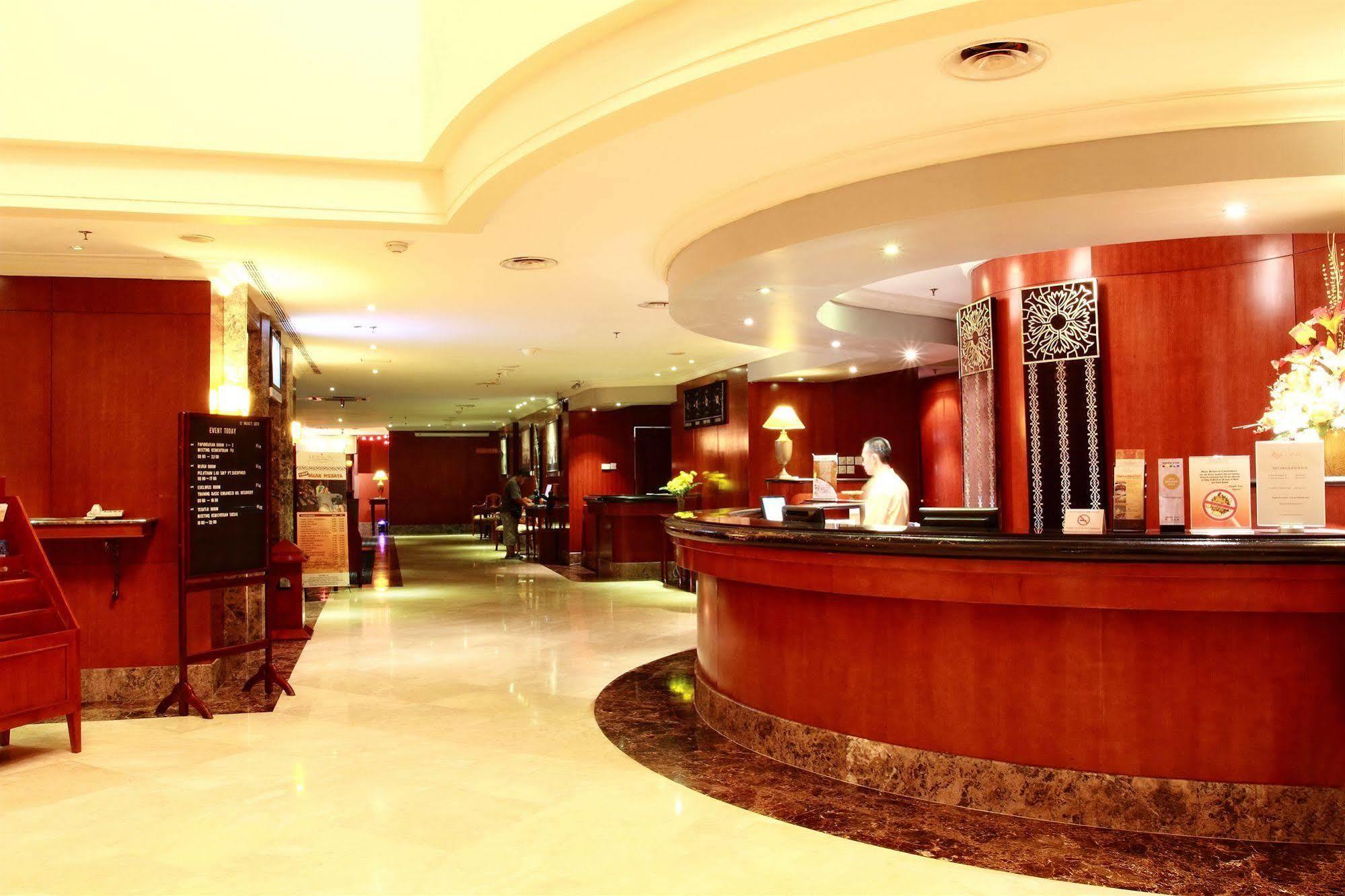 Grand Arkenso Park View Hotell Semarang Eksteriør bilde